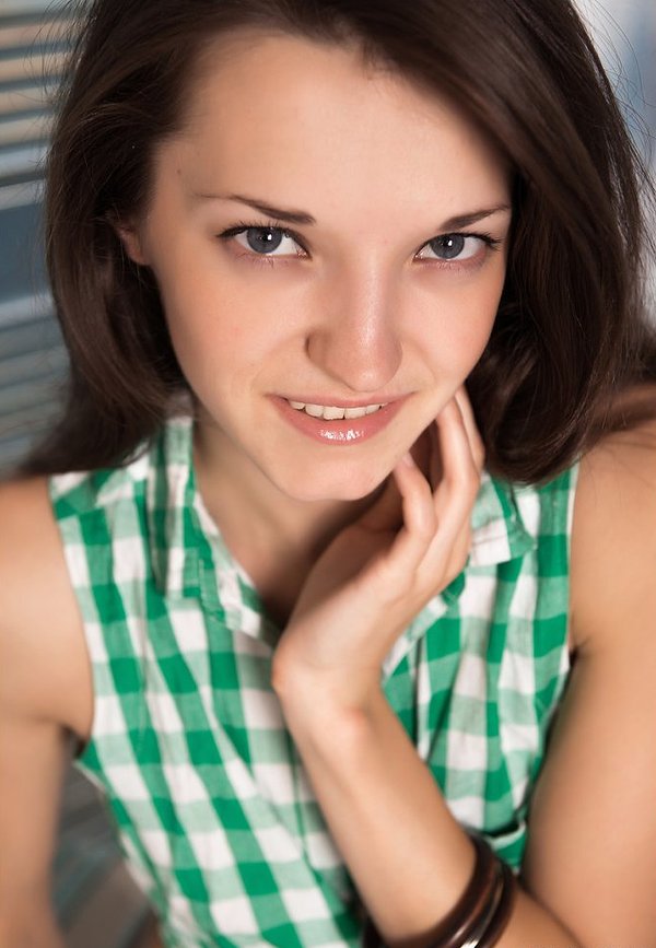 Неля, 25